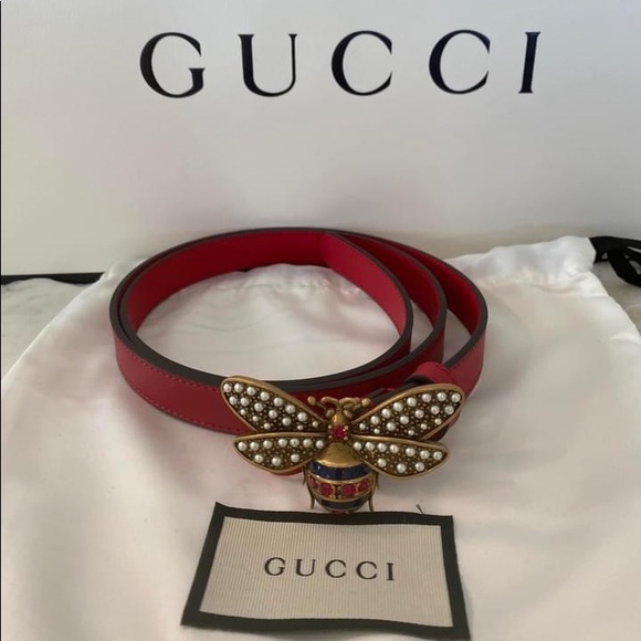 Authentic Gucci red leather belt with a gorgeous jeweled golden bee buckle - Picture 2 of 6
